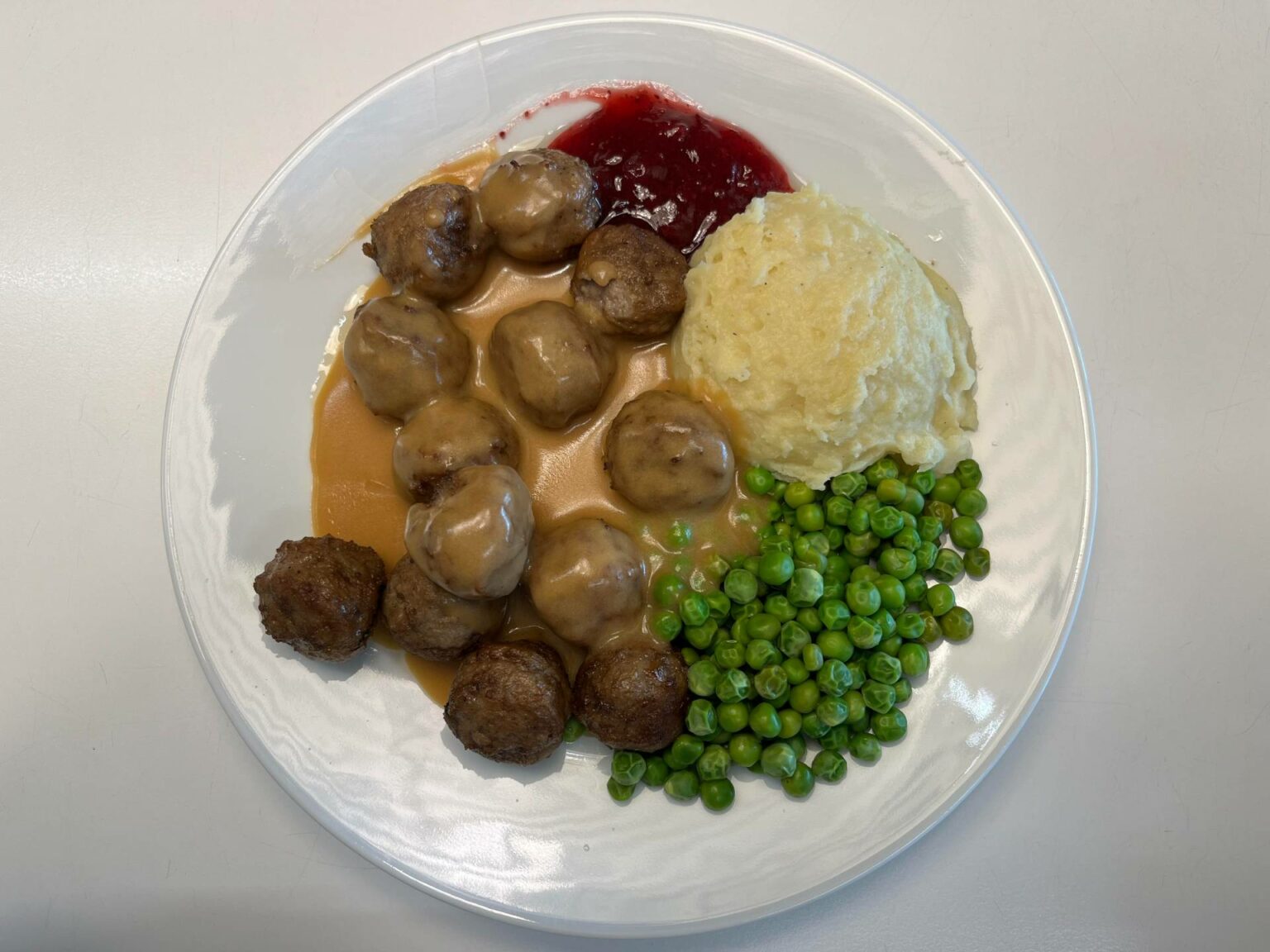 Köttbullar Rezept: Traditionelle schwedische Fleischklößchen – Schweden ...